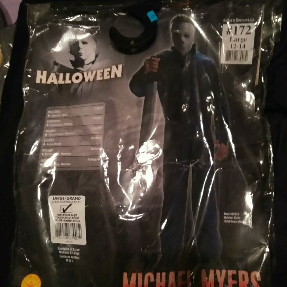 Michael Myers boys costume.
